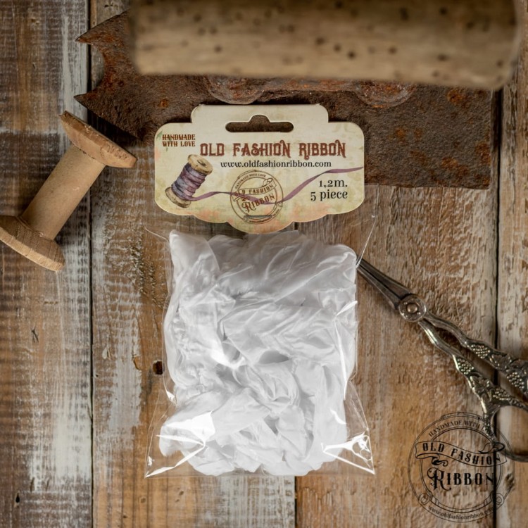 Wstążka gnieciona vintage biała 1,2m Old Fashion Ribbon