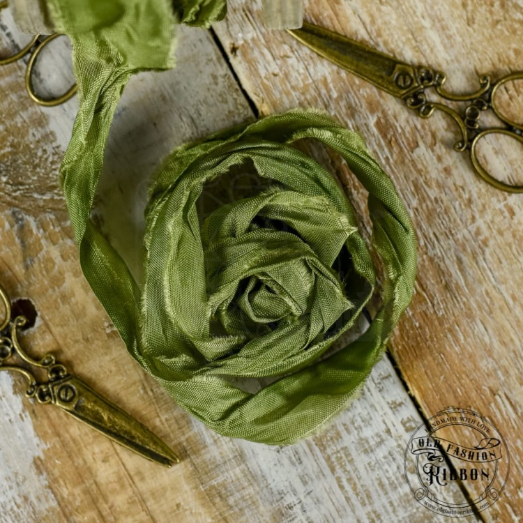 Wstążka gnieciona vintage ciemna oliwka OLDSZ-45 Old Fashion Ribbons