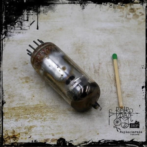 Lampa elektronowa 009