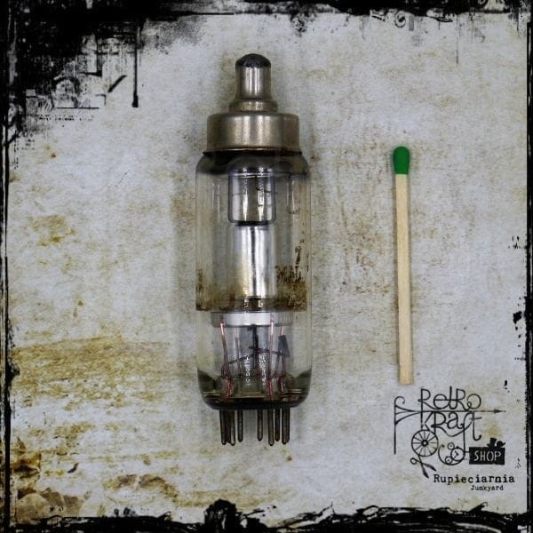 Lampa elektronowa 010