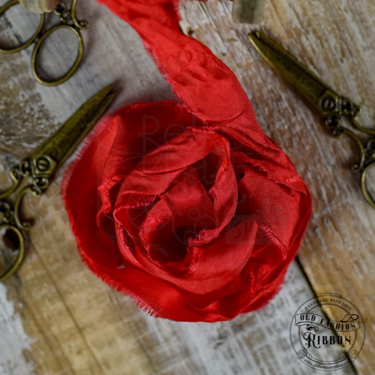 Wstążka gnieciona czerwona 120cm OLDSZ-03 Old Fashion Ribbon
