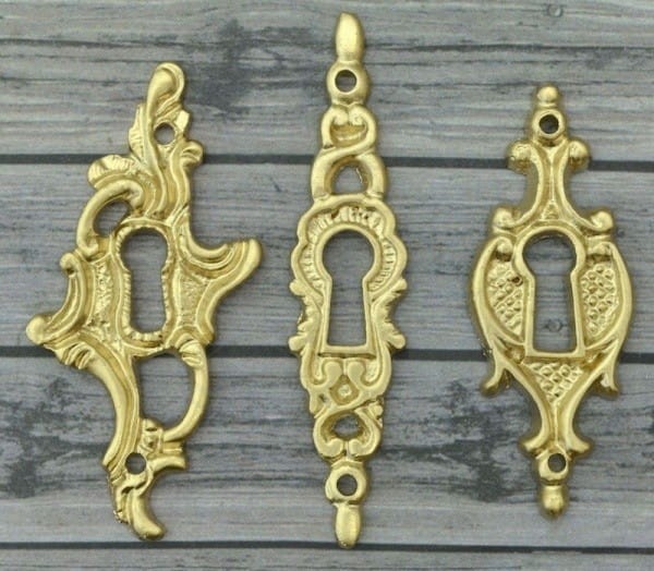 Zestaw metalowych dziurek od klucza 3