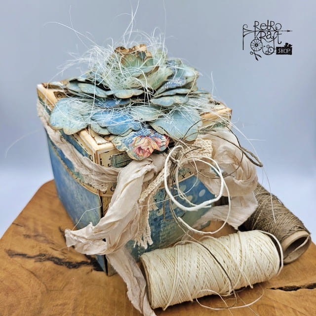 Pudełko exploding box - kremowe - 10x10x10cm Rzeczy z Papieru