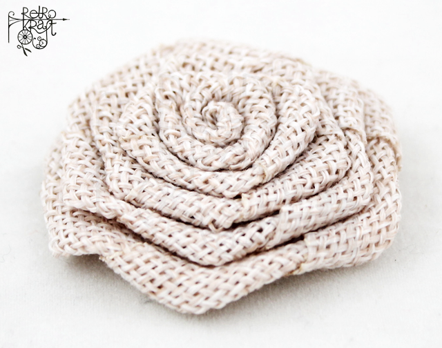 Kwiat jutowy Spiralka 5cm Ecru