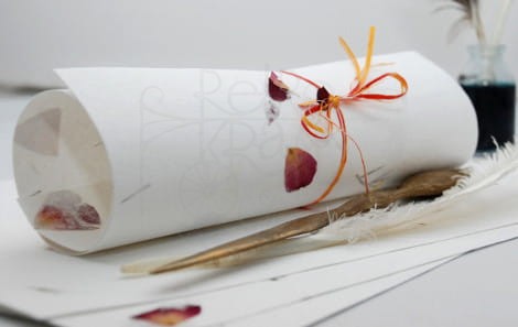 Papier czerpany A4 biały z płatkami róży 150g