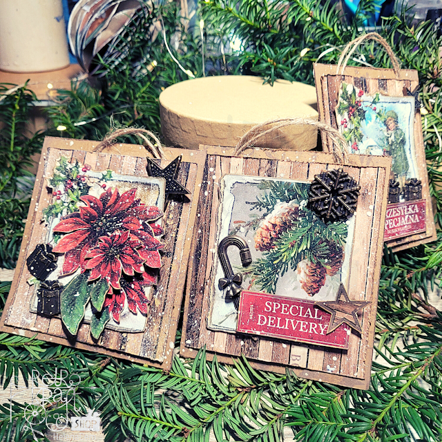 Papier 30x30 - Art Journal Christmas 2 - Holly UHK Gallery